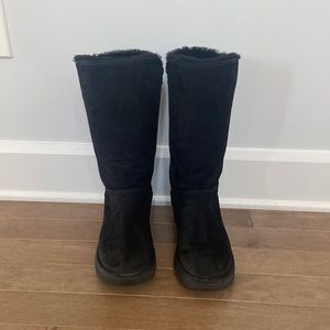 Black zip up UGG boots, size 7